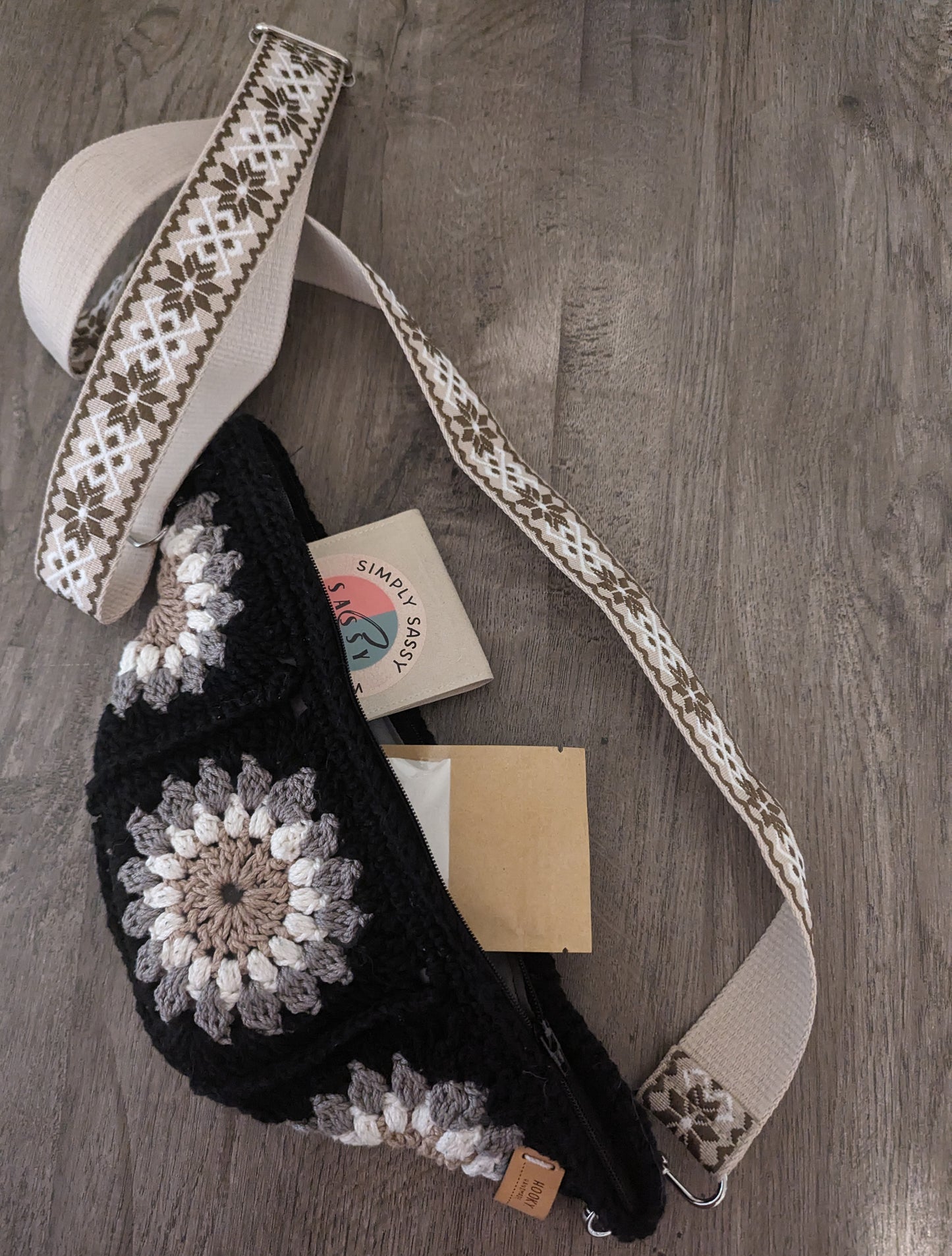 Simply Sassy Grab & Go Powder Pouch with Holder